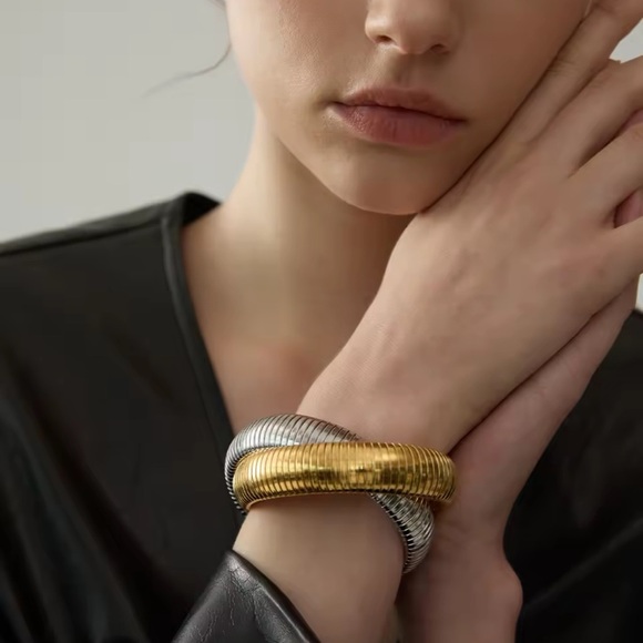 Gold & Silver Spiral Crossover Bracelet | PVD Real Gold Plated Stainless Steel - Picture 2 of 12